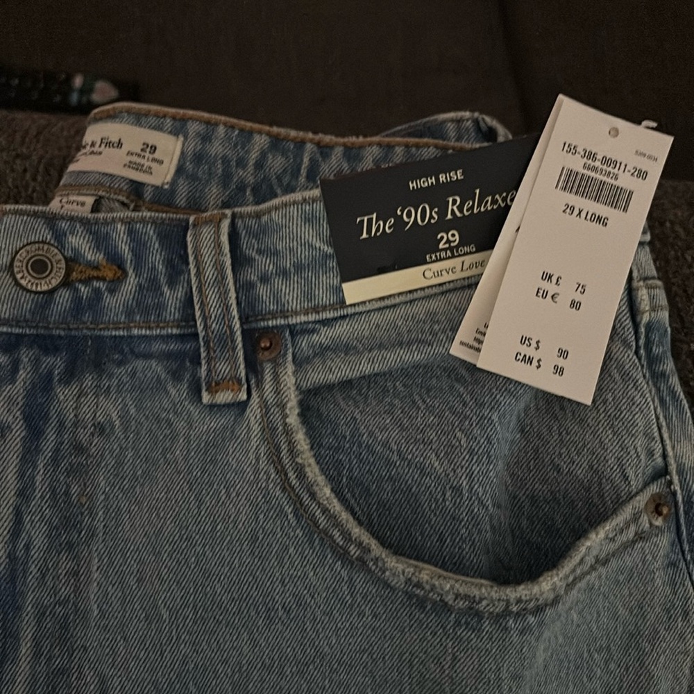 Abercrombie and fitch 90’s relaxed fit. Brand new! Size 29 extra long !!